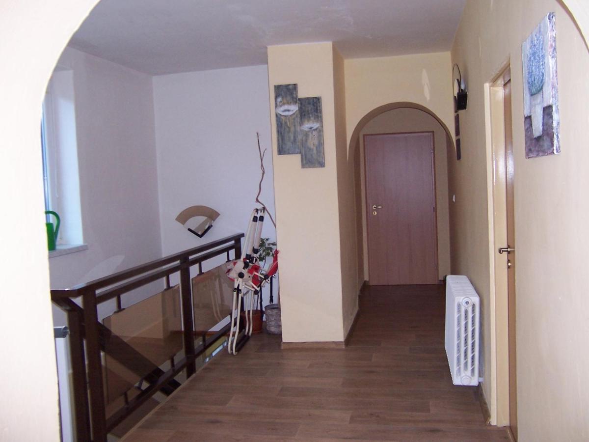 Salas-Dum Pro Spolecnou Dovolenou Az 11 Osob Exterior foto